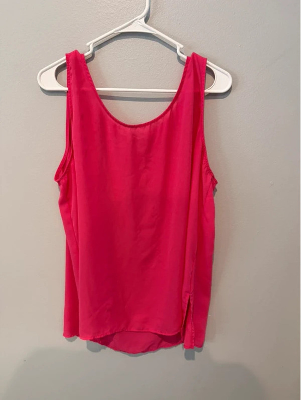 The Pioneer Woman Women’s 1X Hot Pink Sleeveless Blouse